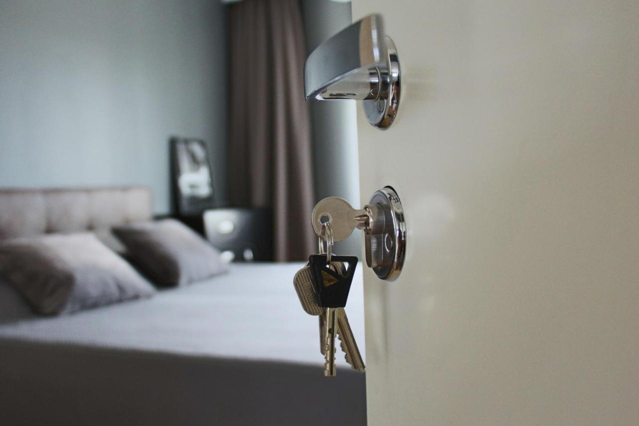 New Modern 4-Room Apartment With Big Balcony And Undeground Parking In Center Of Талин Екстериор снимка