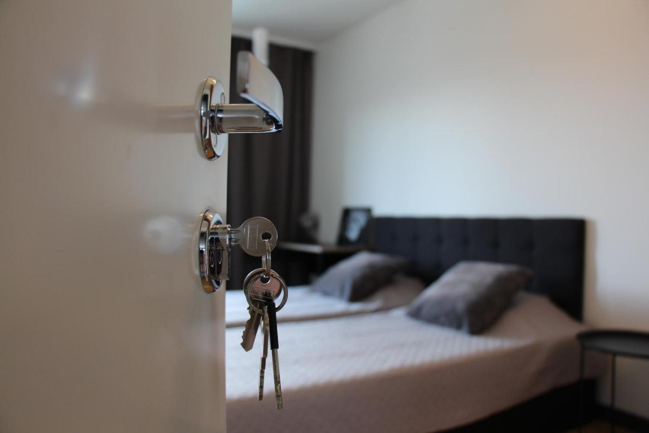 New Modern 4-Room Apartment With Big Balcony And Undeground Parking In Center Of Талин Екстериор снимка