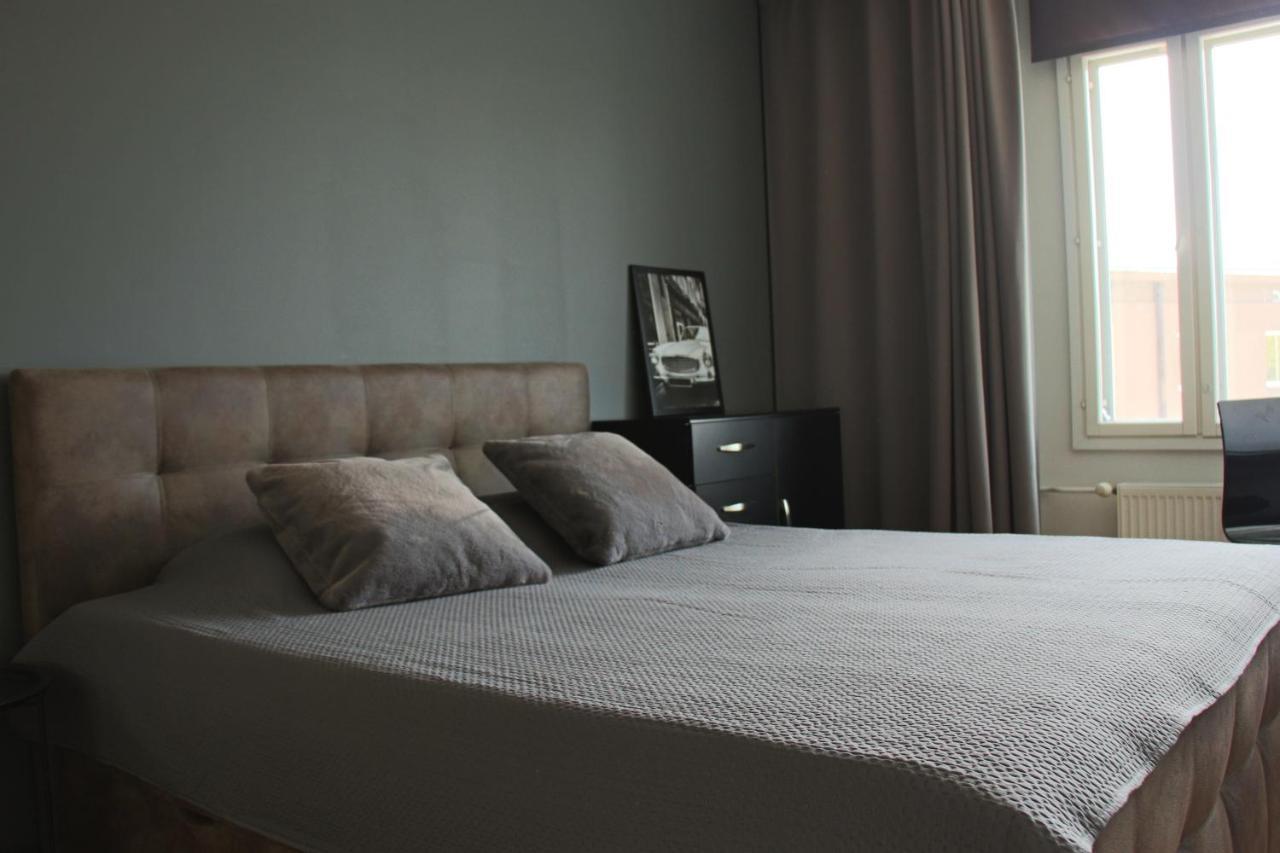 New Modern 4-Room Apartment With Big Balcony And Undeground Parking In Center Of Талин Екстериор снимка