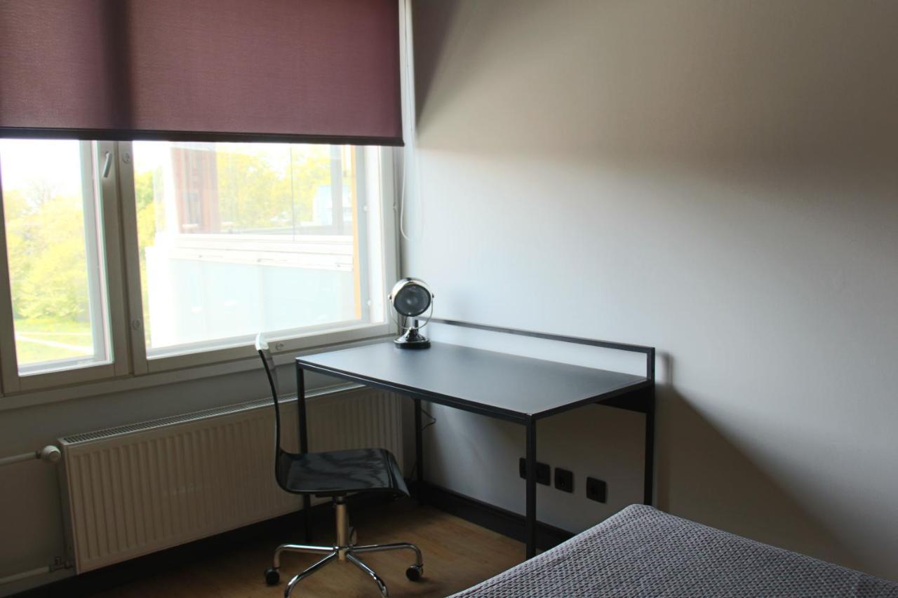 New Modern 4-Room Apartment With Big Balcony And Undeground Parking In Center Of Талин Екстериор снимка