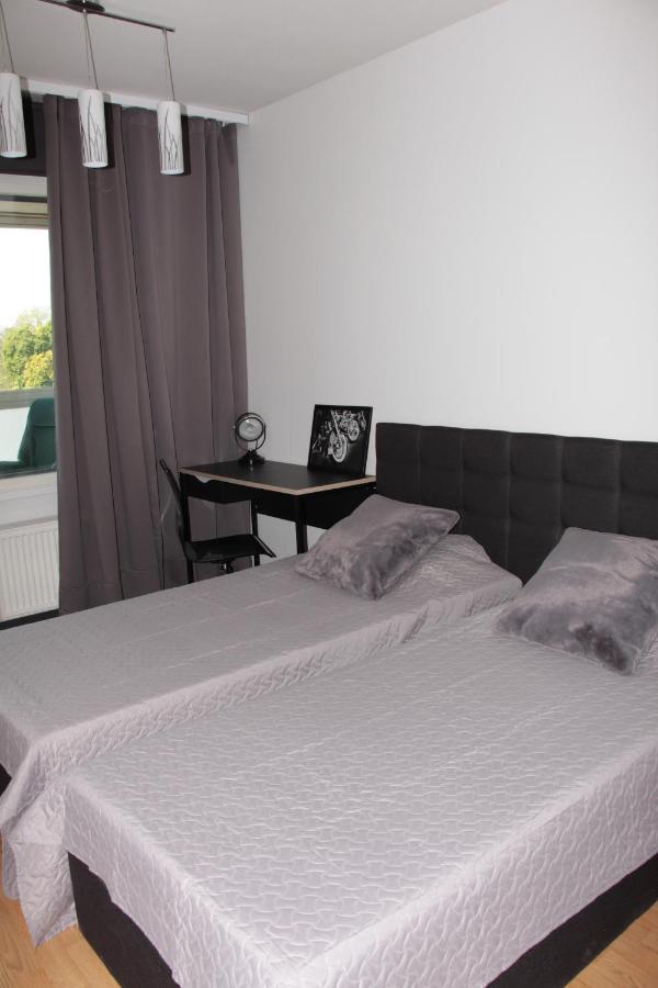 New Modern 4-Room Apartment With Big Balcony And Undeground Parking In Center Of Талин Екстериор снимка