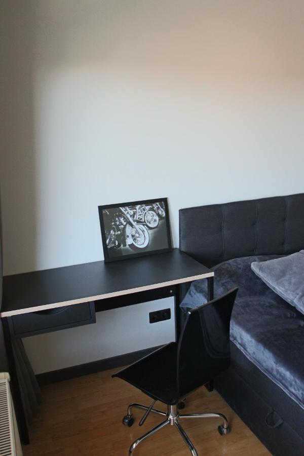 New Modern 4-Room Apartment With Big Balcony And Undeground Parking In Center Of Талин Екстериор снимка