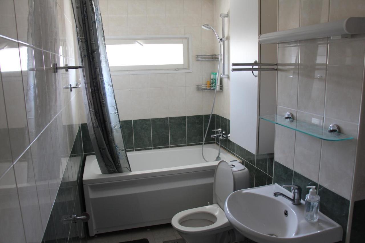 New Modern 4-Room Apartment With Big Balcony And Undeground Parking In Center Of Талин Екстериор снимка