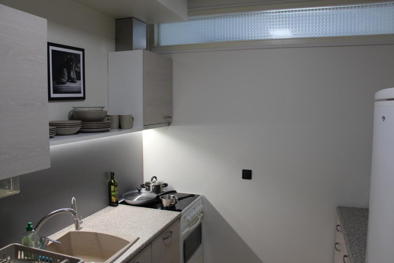 New Modern 4-Room Apartment With Big Balcony And Undeground Parking In Center Of Талин Екстериор снимка