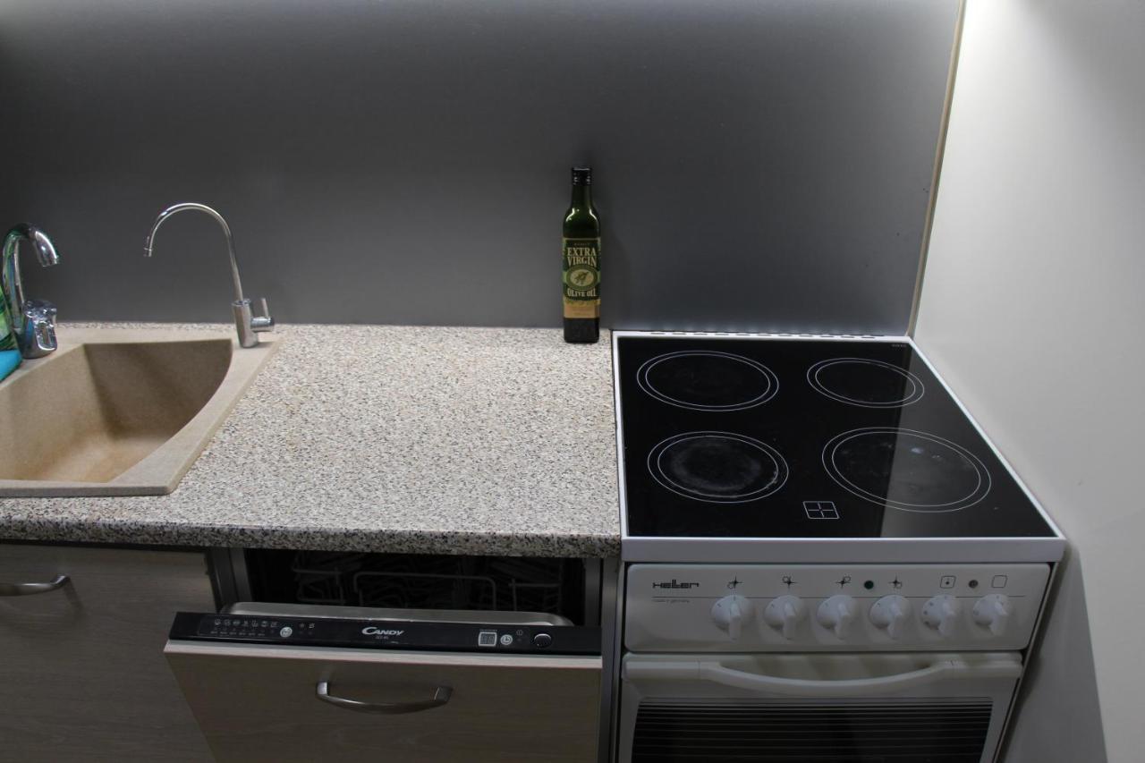 New Modern 4-Room Apartment With Big Balcony And Undeground Parking In Center Of Талин Екстериор снимка